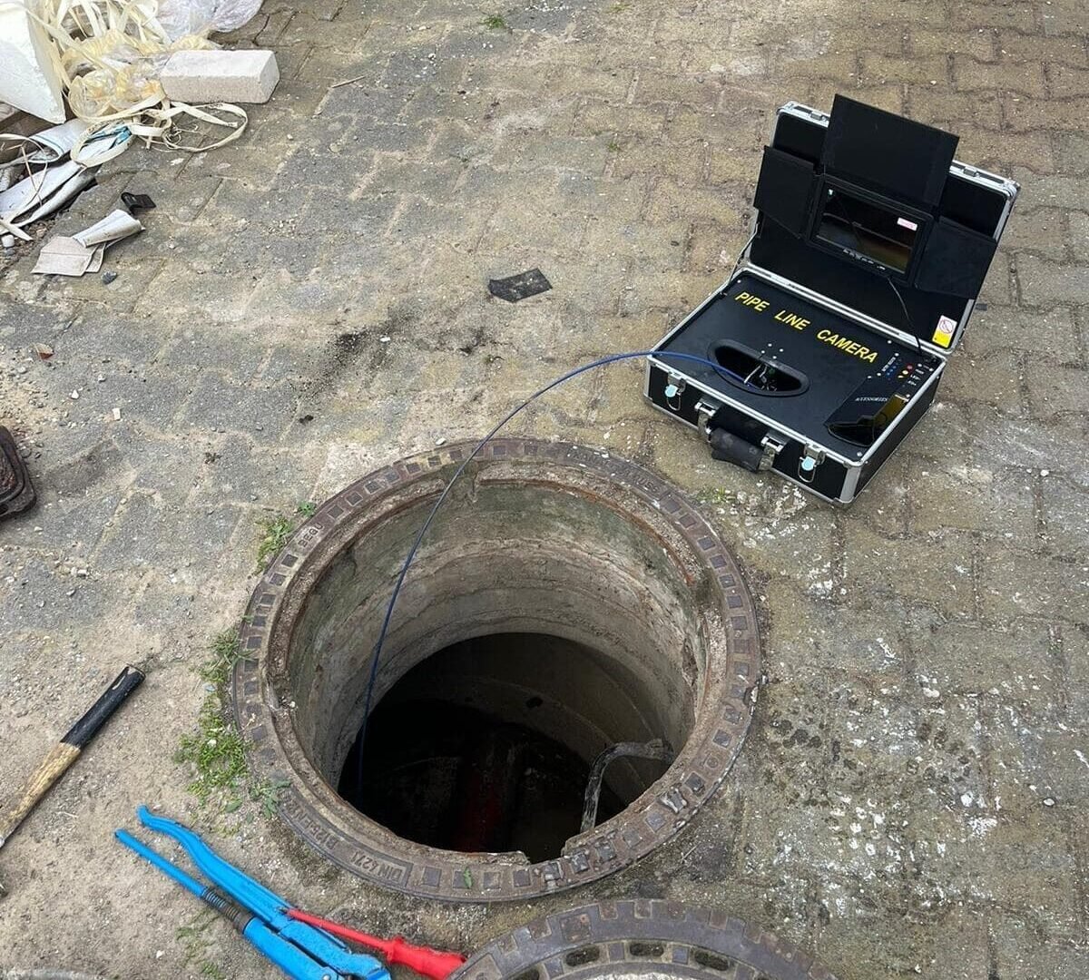 Team bei Kamerabefahrung Düsseldorf